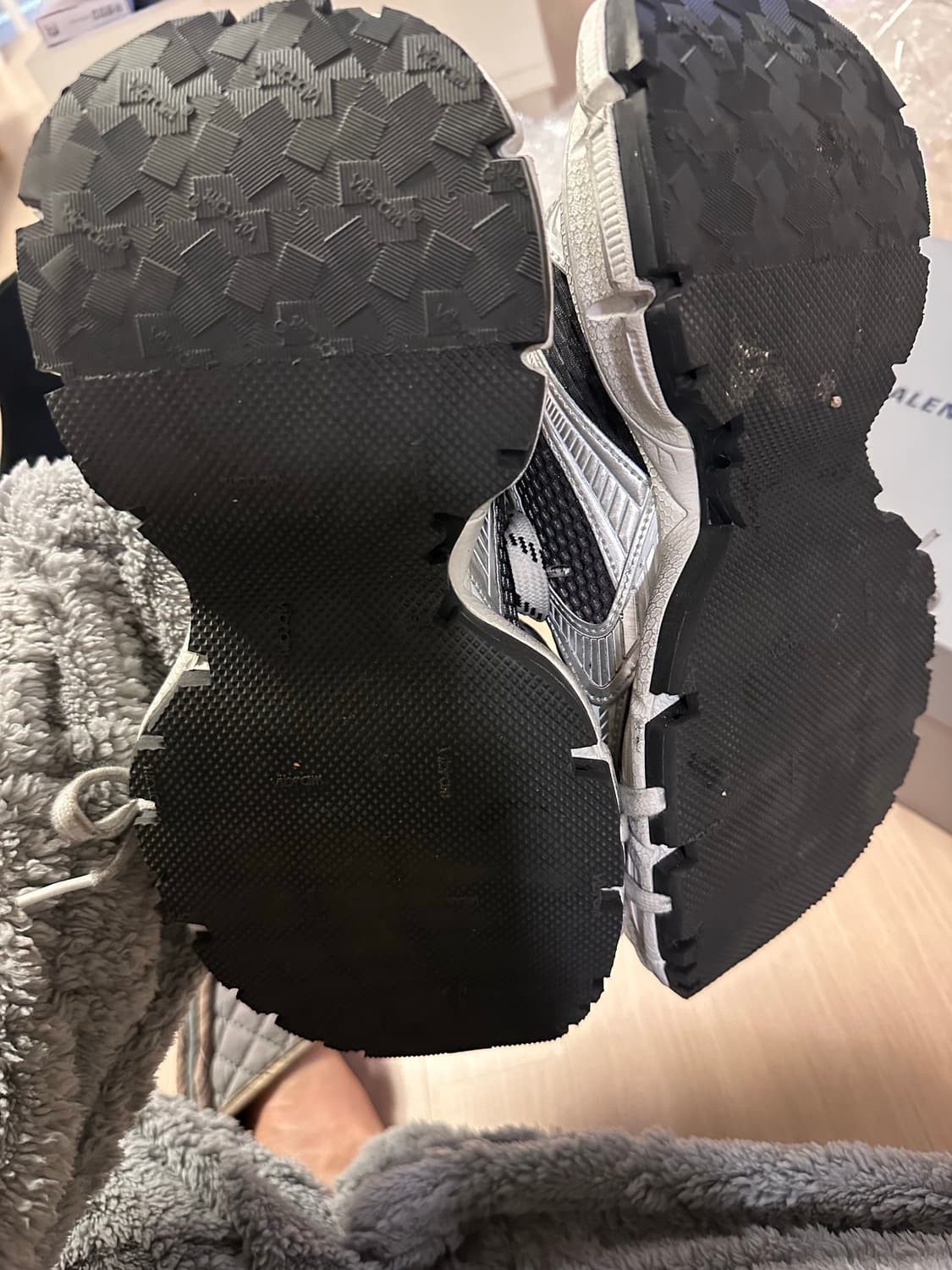 [40] 발렌시아가 3xl 스니커즈 그레디언트 그레이 상품이미지2