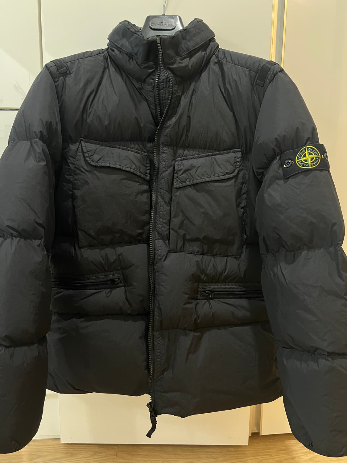 24fw 스톤아일랜드 크링클랩스패딩 L (새상품급) 상품이미지1