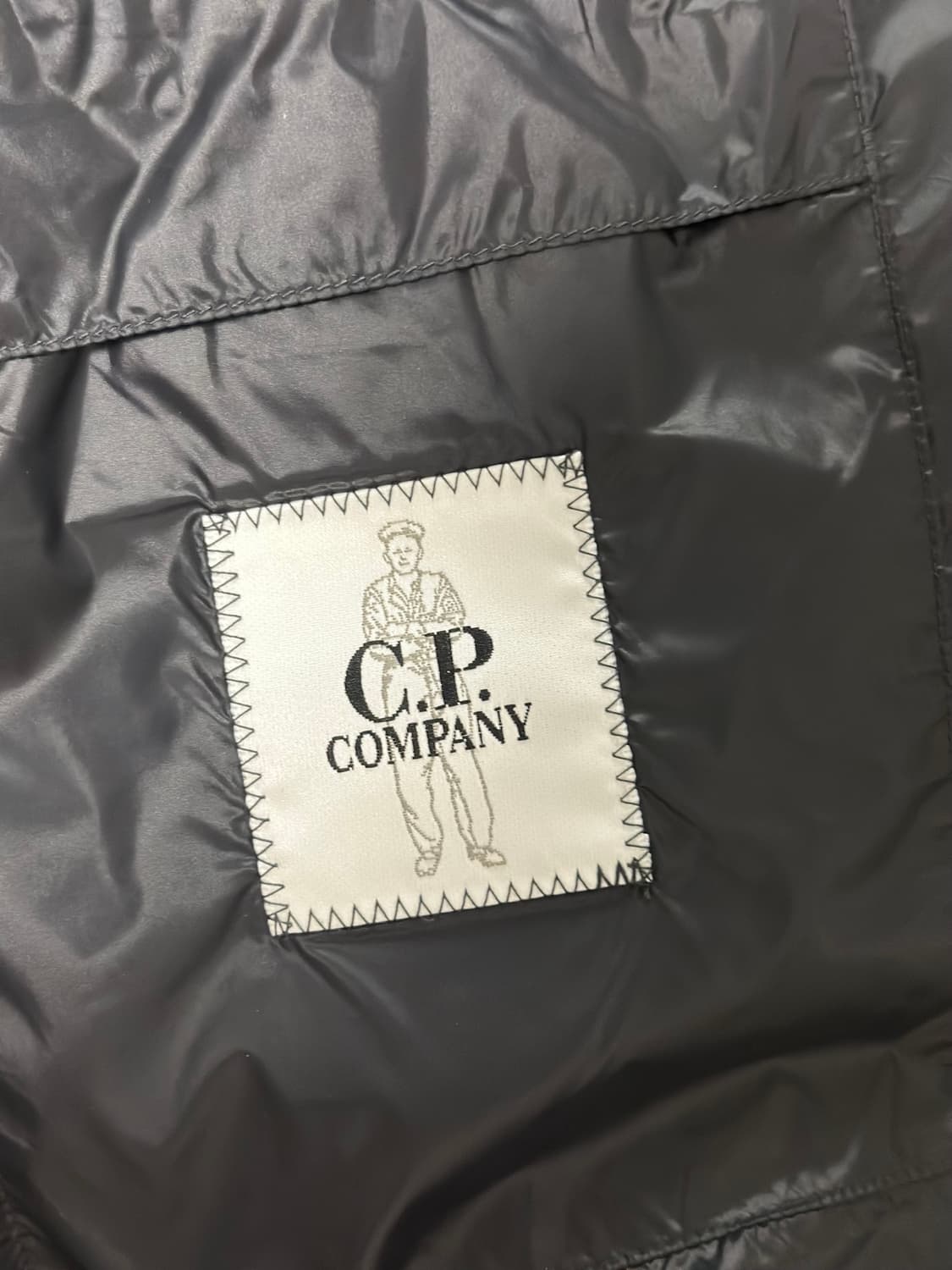 cp컴퍼니 디디쉘 패딩 25fw 상품이미지8