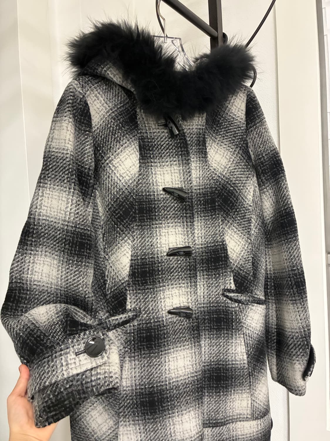 에고이스트 리얼퍼 떡볶이 단추 코트 상품이미지3