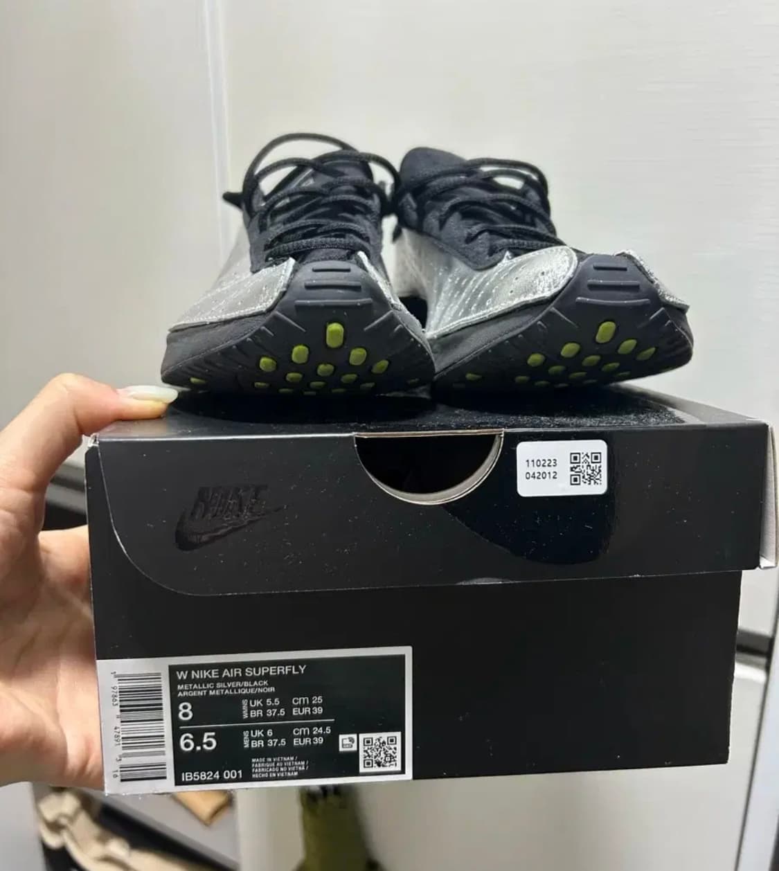 nike/ 나이키에어 슈퍼플라이 메탈릭 실버 앤 블랙 (W, 250) 상품이미지3