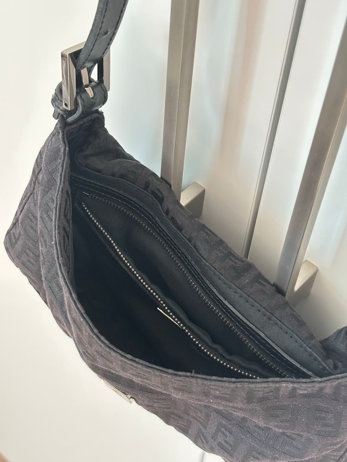 펜디 주카 맘마 바게트백 상품이미지7