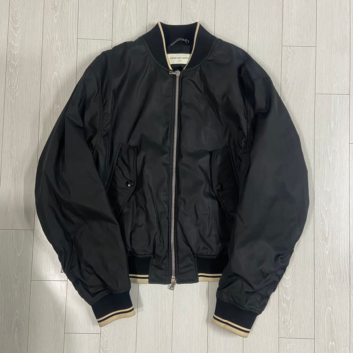 [L] 24SS 드리스 반 노튼 백지퍼 봄버 블랙 상품이미지2