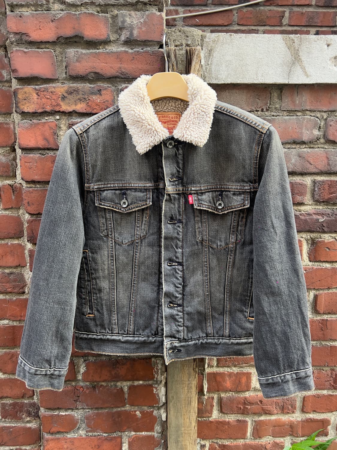 리바이스 블랙 데님 쉐르파 트러커 자켓 상품이미지1