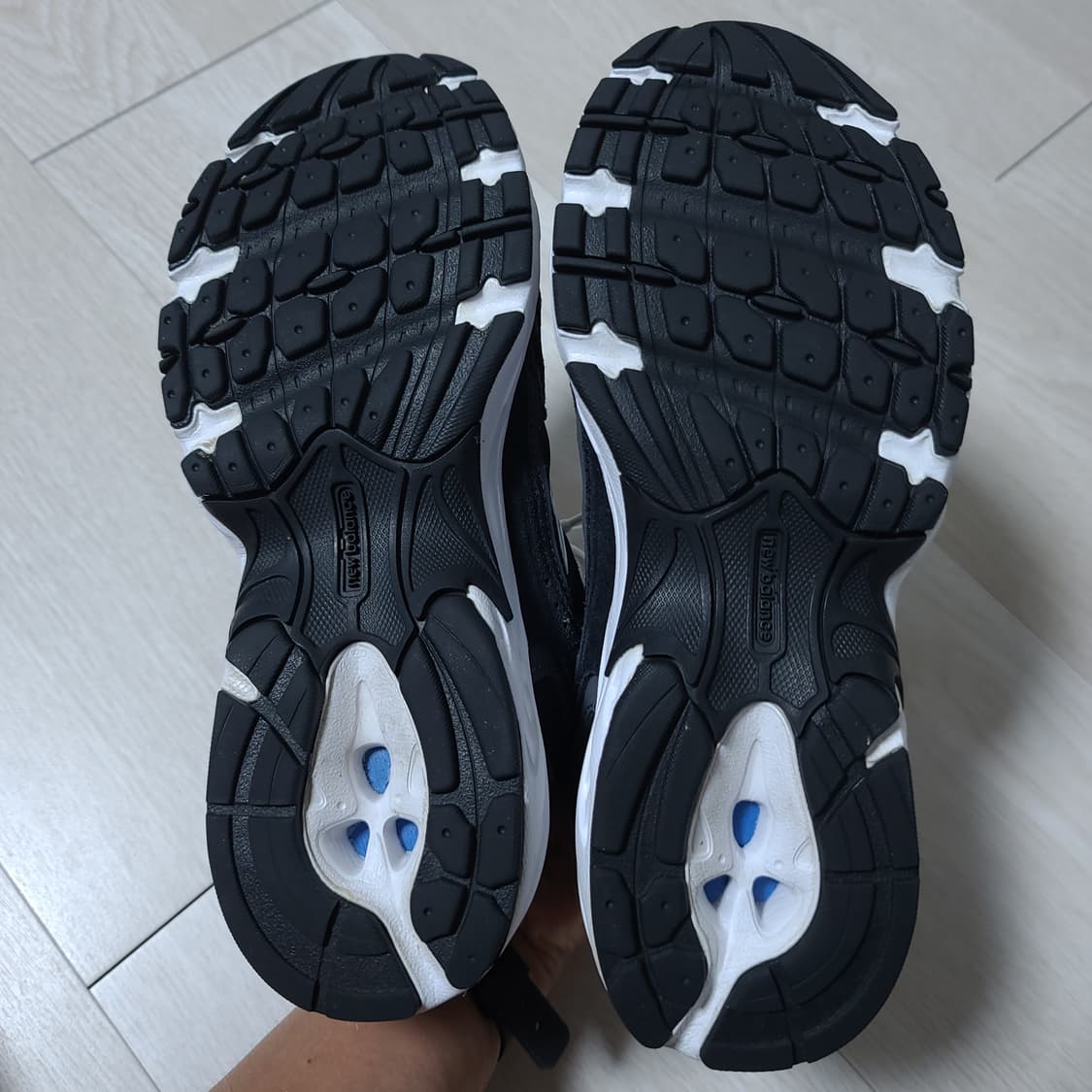 240 ) 뉴발란스 530 클래식 블랙 MR530CC 상품이미지8