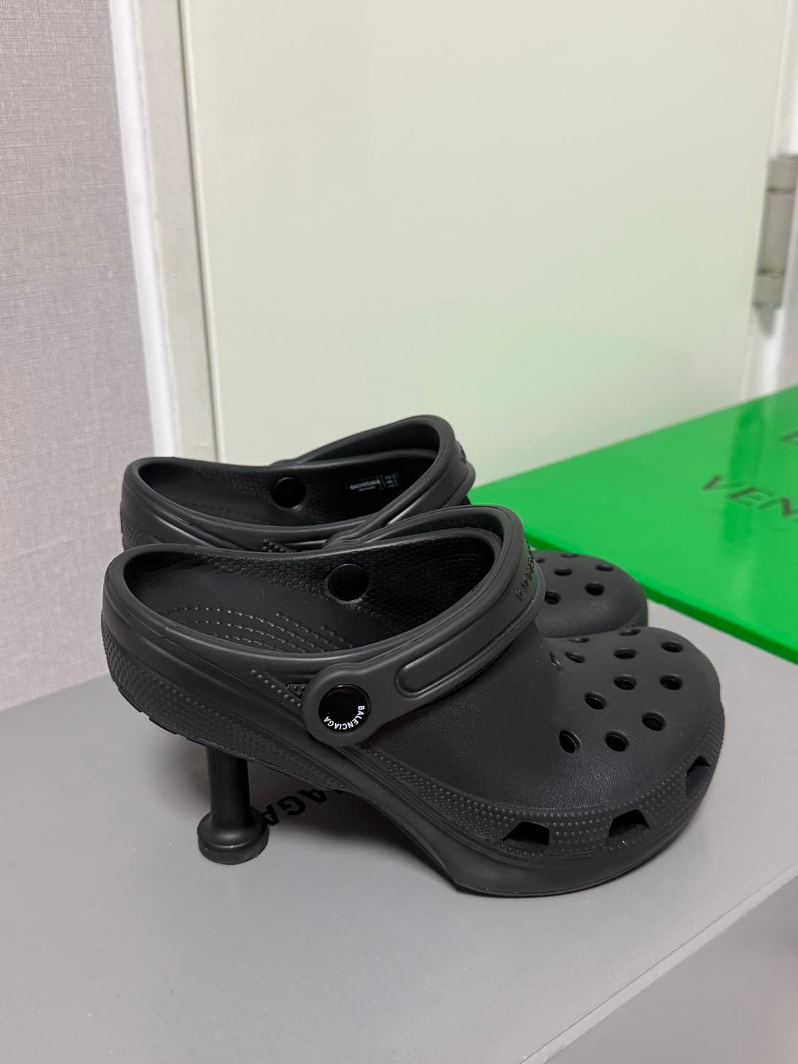 Balenciaga crocs heel 상품이미지2