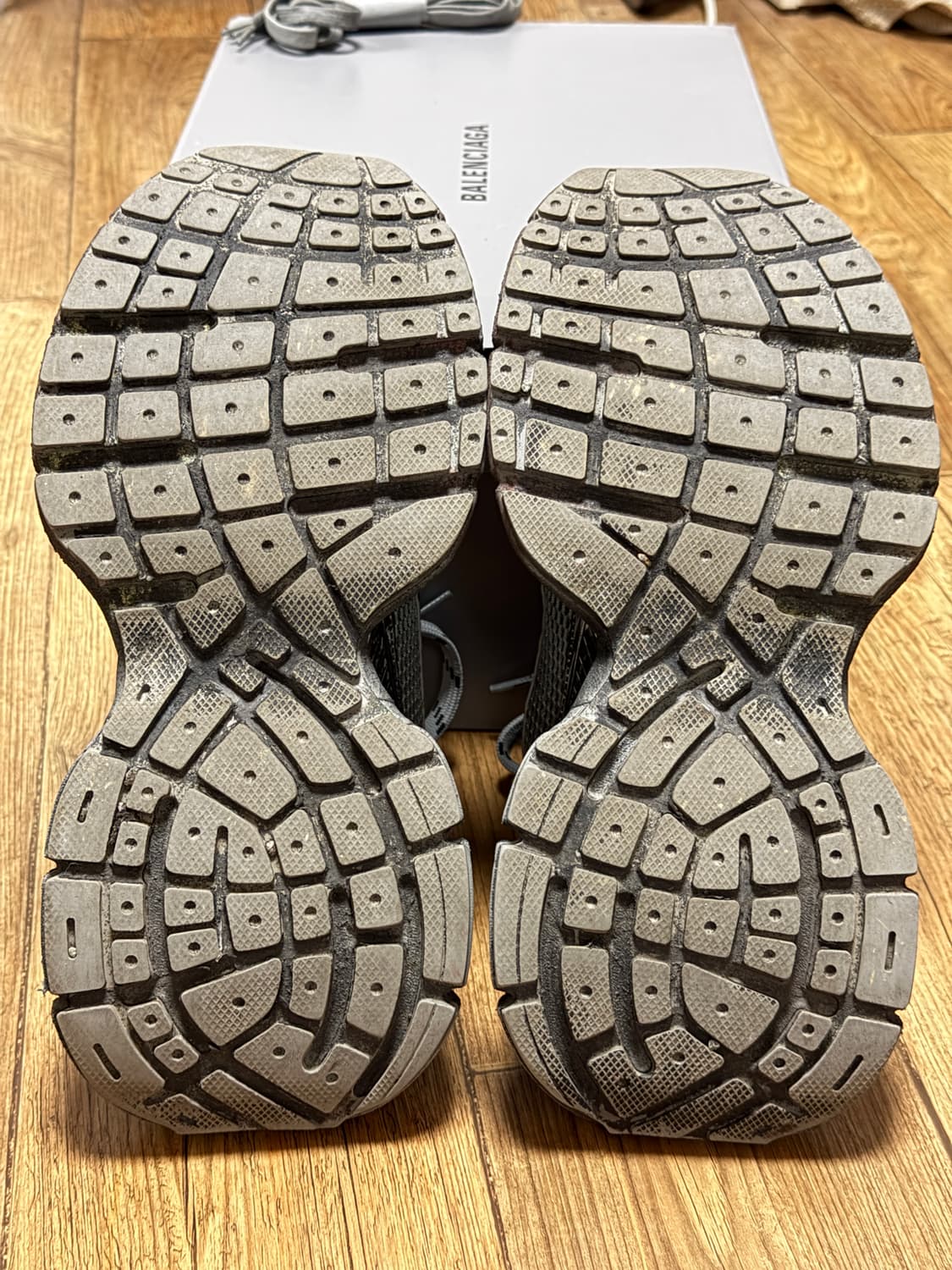 [44] 발렌시아가 3XL 원아웃 그레이 실버 상품이미지6