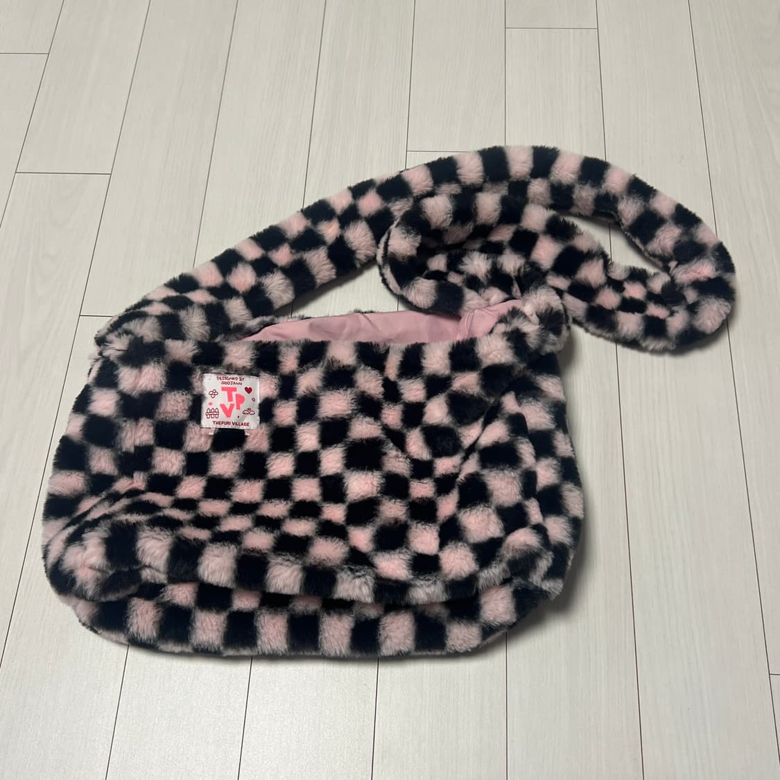 더푸리빌리지 키치 핸드메이드 토트백 포인트 독특한 숄더 체커보드 가방 상품이미지1