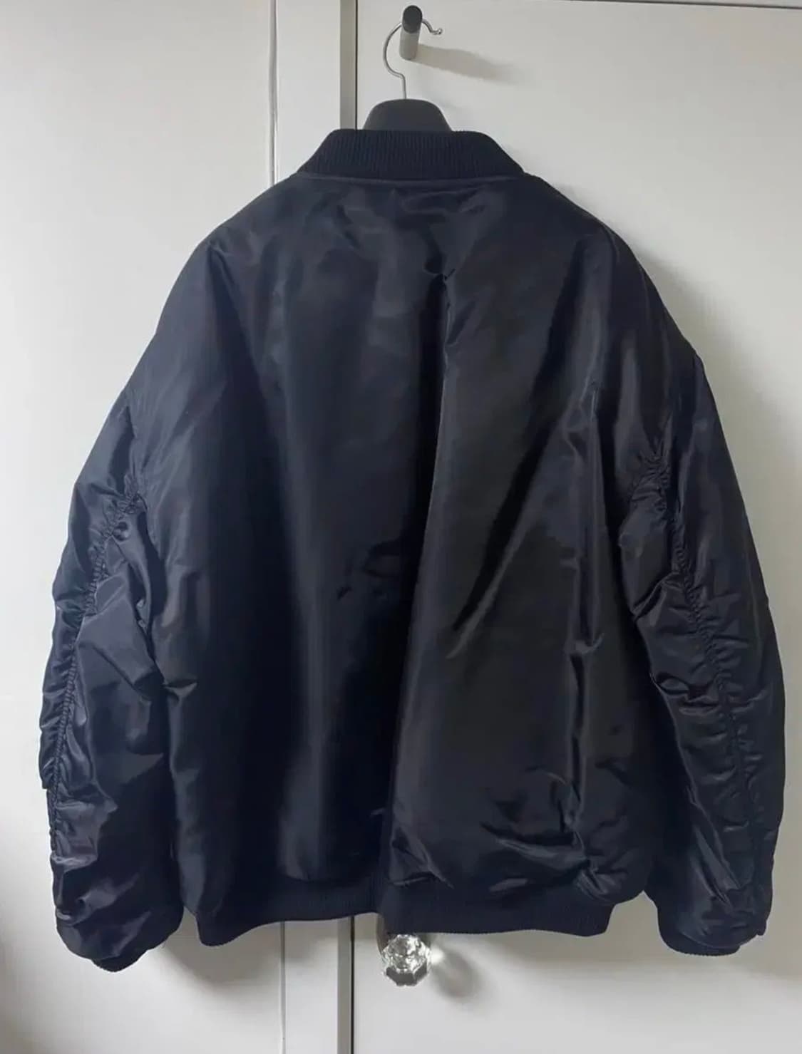 [L] MNGU 패디드 MA-1 자켓 블랙 상품이미지8