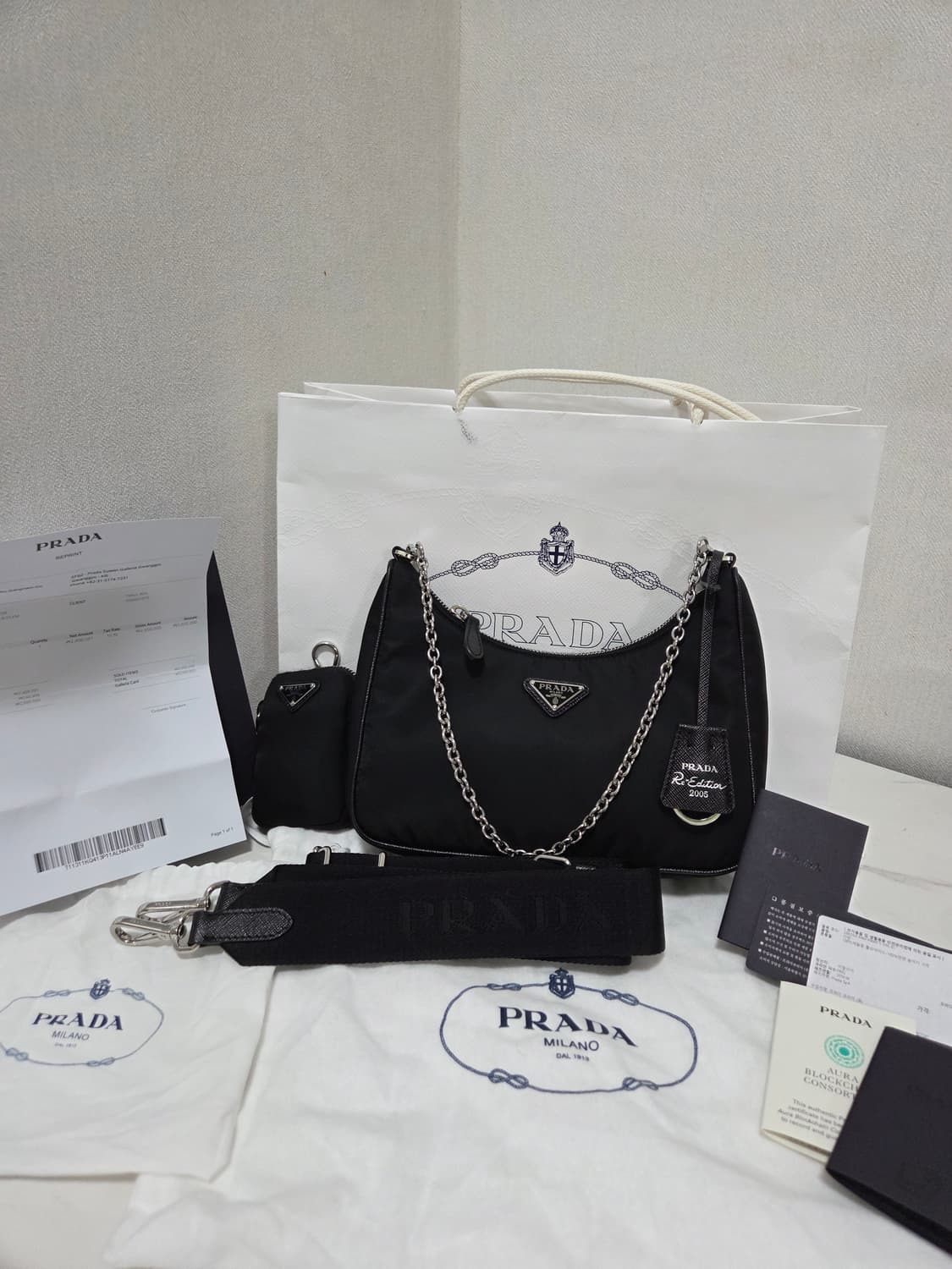 [새상품급] 프라다 리에디션 테수토 은장 체인 호보백  상품이미지1