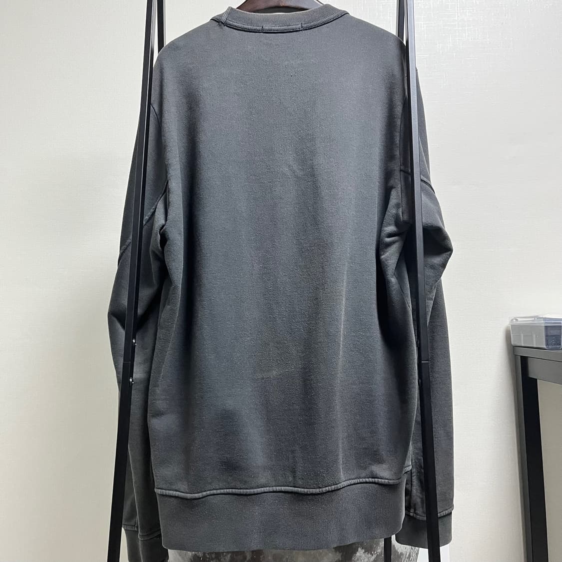 정품 L) 스톤아일랜드 챠콜 맨투맨 100 상품이미지2