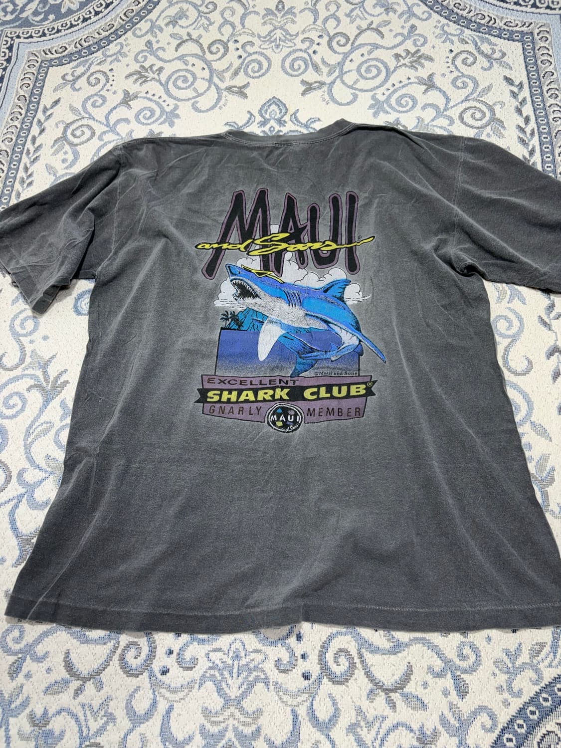 90s Maui & Sons 상어 그래픽 워싱 반팔티 상품이미지1