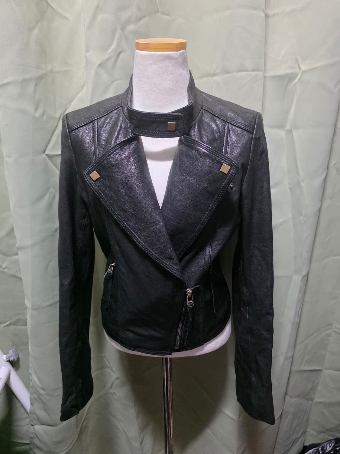 사선 넥버클 레더 자켓 상품이미지1