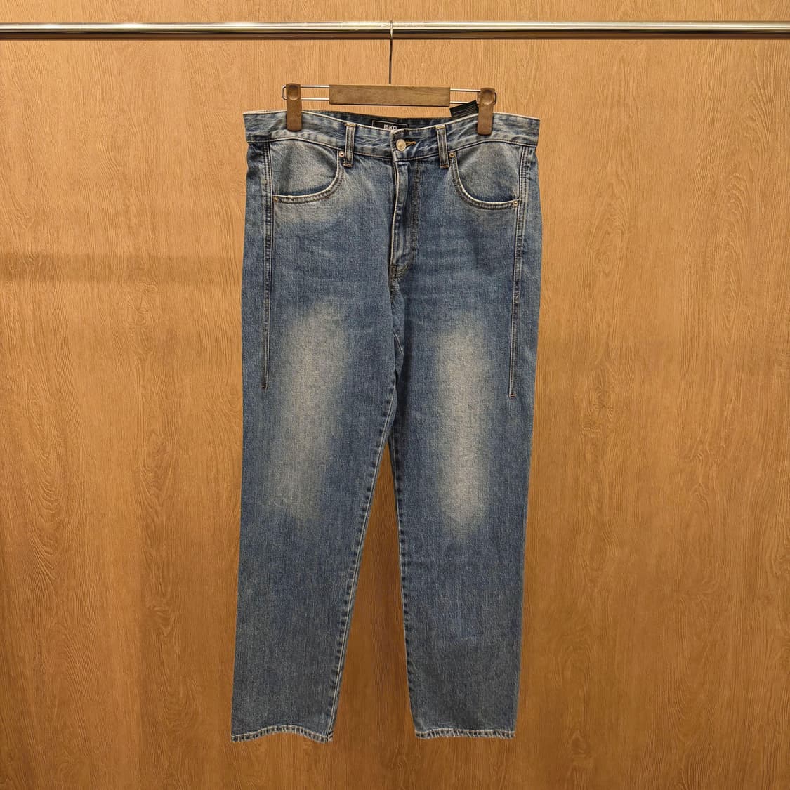 피스 워커 X 이스코 워싱 데님 팬츠 로고 패치 디테일 레귤러핏 중청 상품이미지2