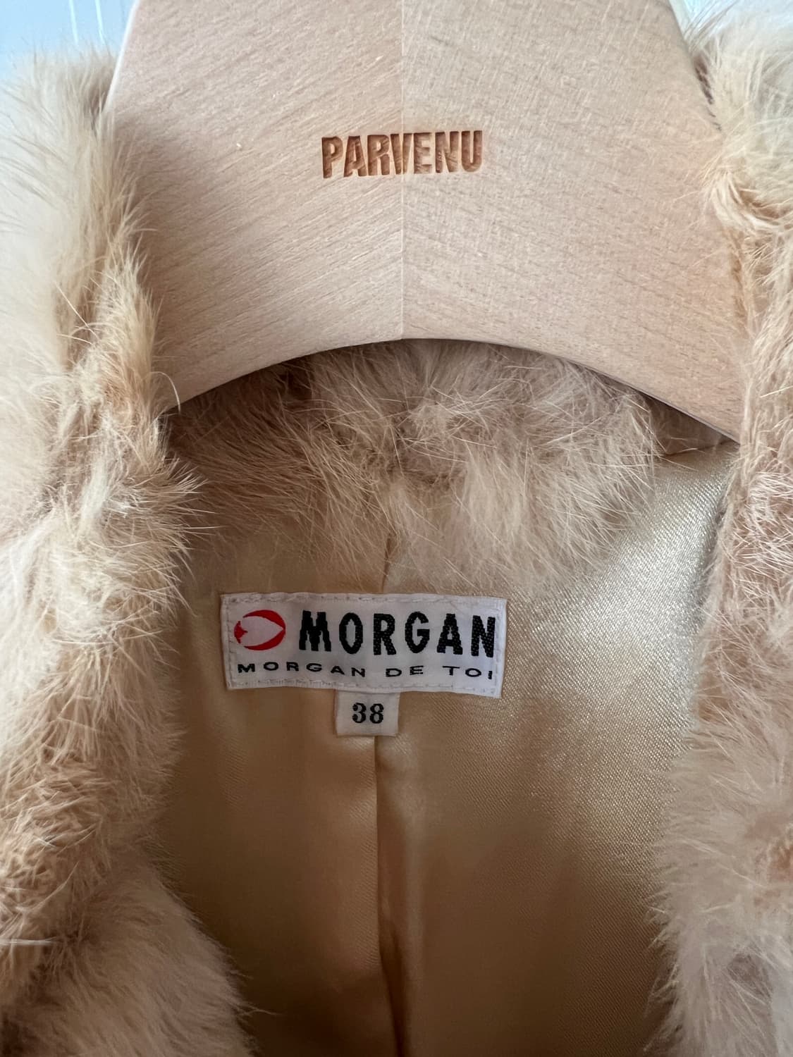 모르간 베이지 래빗퍼 재킷 상품이미지2
