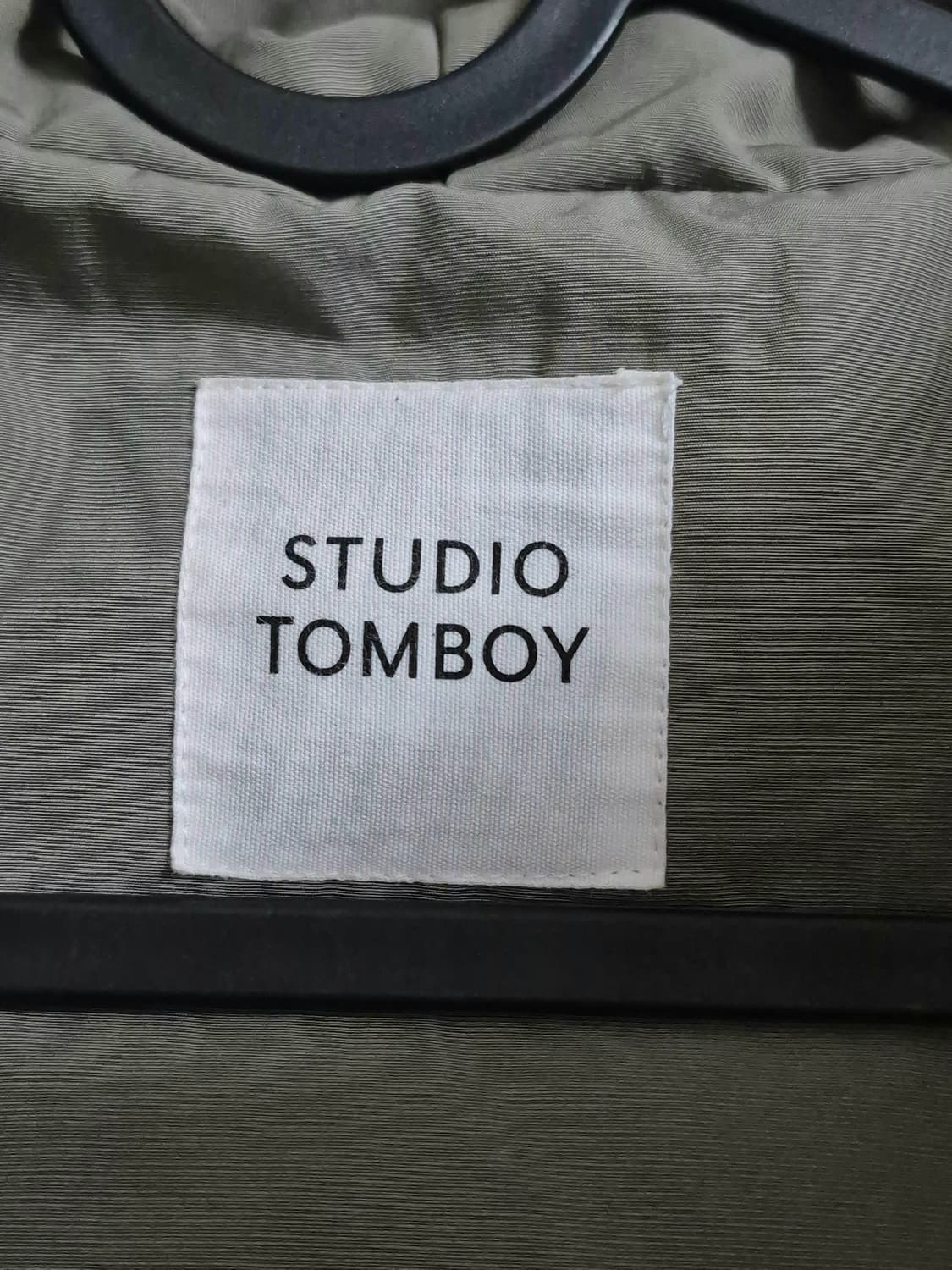 studio tomboy 후드 롱다운패딩 코트 카키 상품이미지2