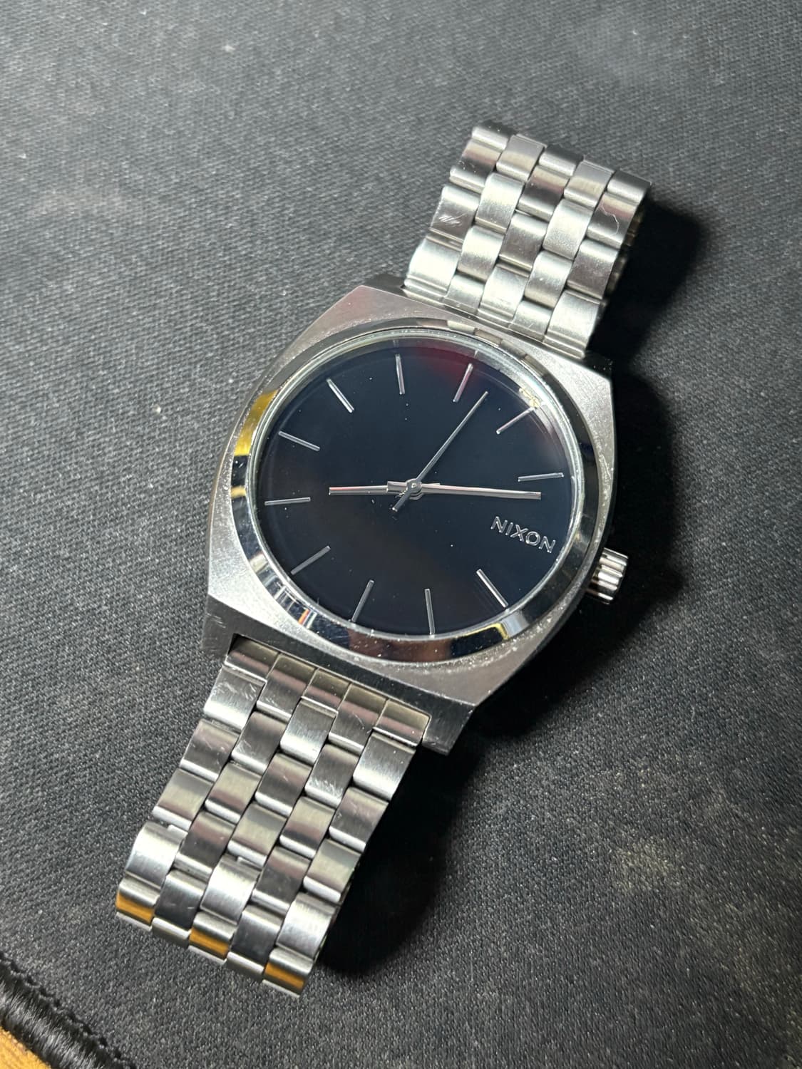 닉슨 타임텔러 실버블랙 상품이미지1