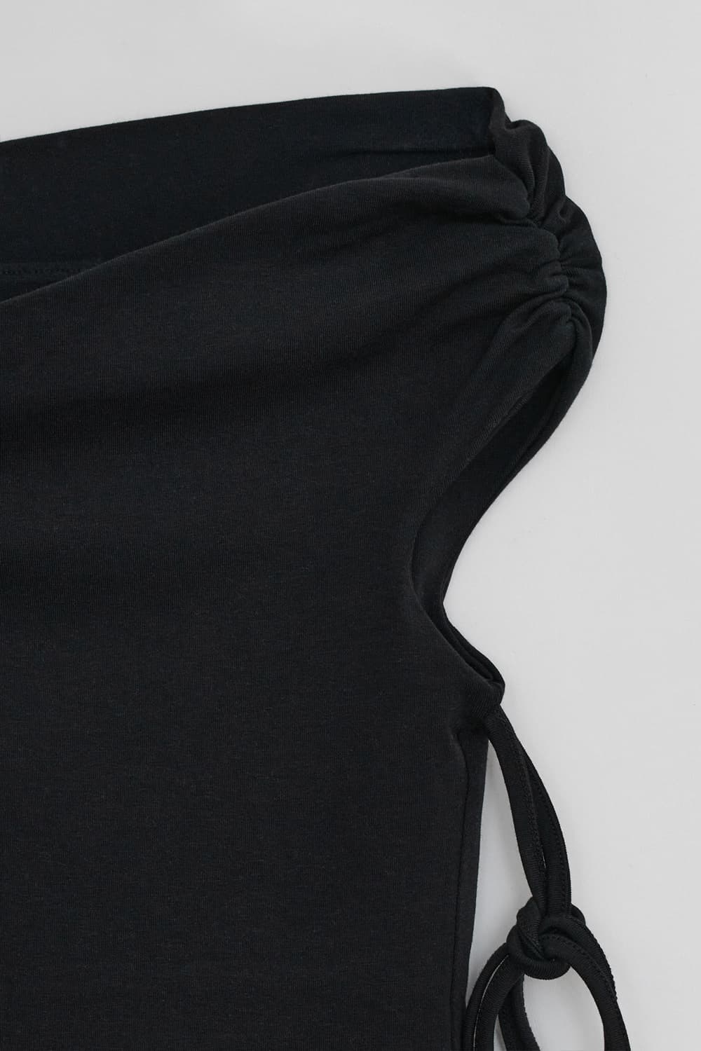Diagonal OFF SHOULDER TOP 다이애그널 오프숄더 탑 상품이미지7