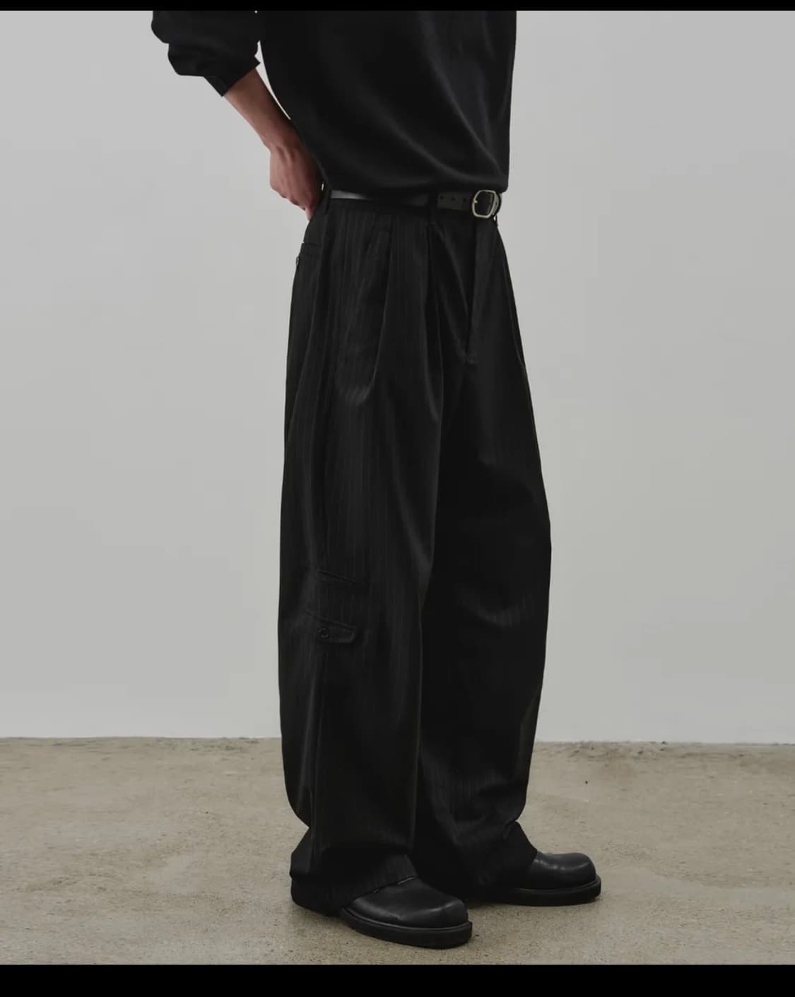 알리스 핀 스트라이프 와이스 슬랙스 상품이미지2