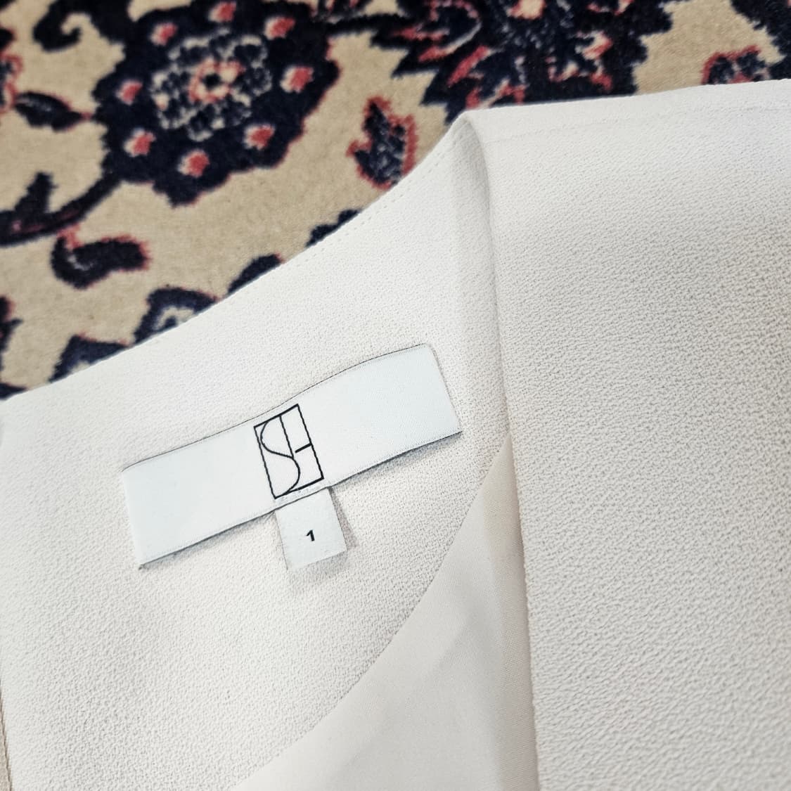 시에(Sie) 릴리 스퀘어넥 원피스
1 size
 상품이미지7