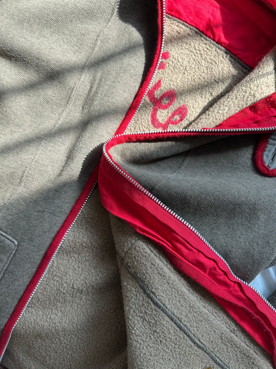 사스콰치패브릭스 아라빅 자수 후드집업 상품이미지4