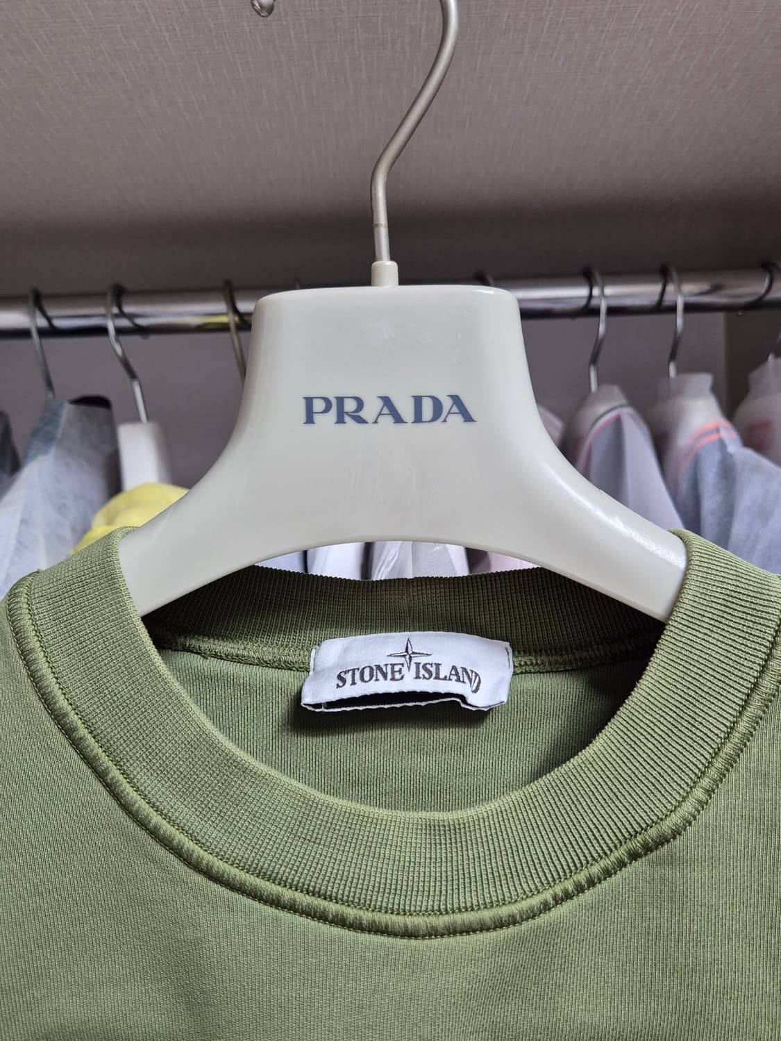 정품 새상품급 신형 스톤아일랜드 맨투맨 90-S 상품이미지2