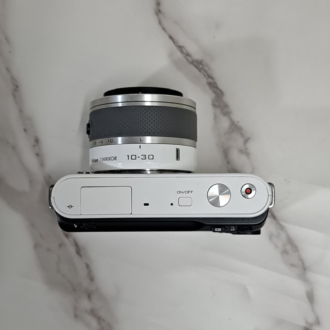 하자있음)) 니콘 Nikon1 J1 미러리스 바디 /10-30mm 렌즈 상품이미지4