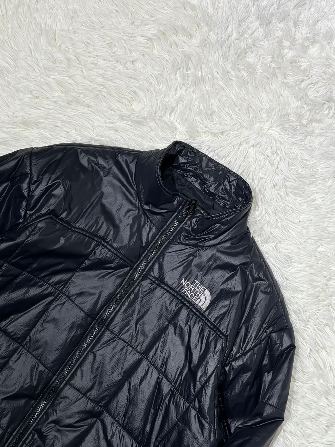 노스페이스 블랙 유광 경량패딩 상품이미지5