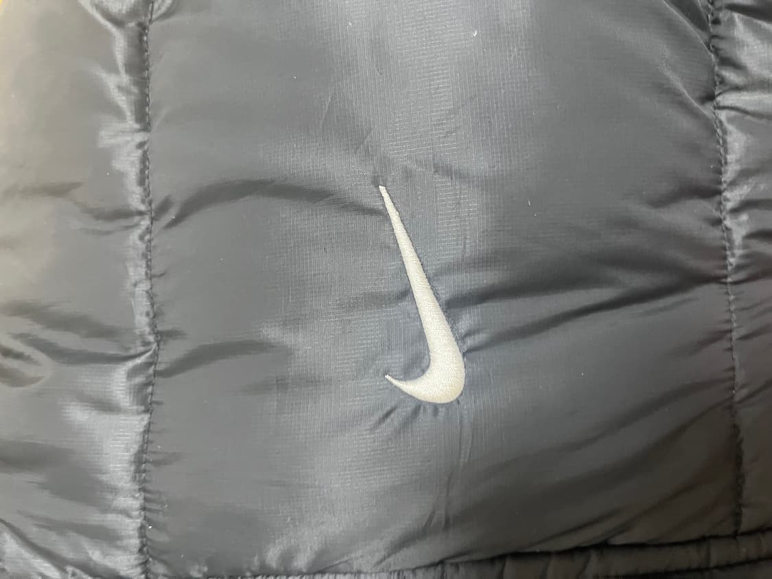 새상품급 정품 나이키 써마핏 패딩 M 상품이미지3