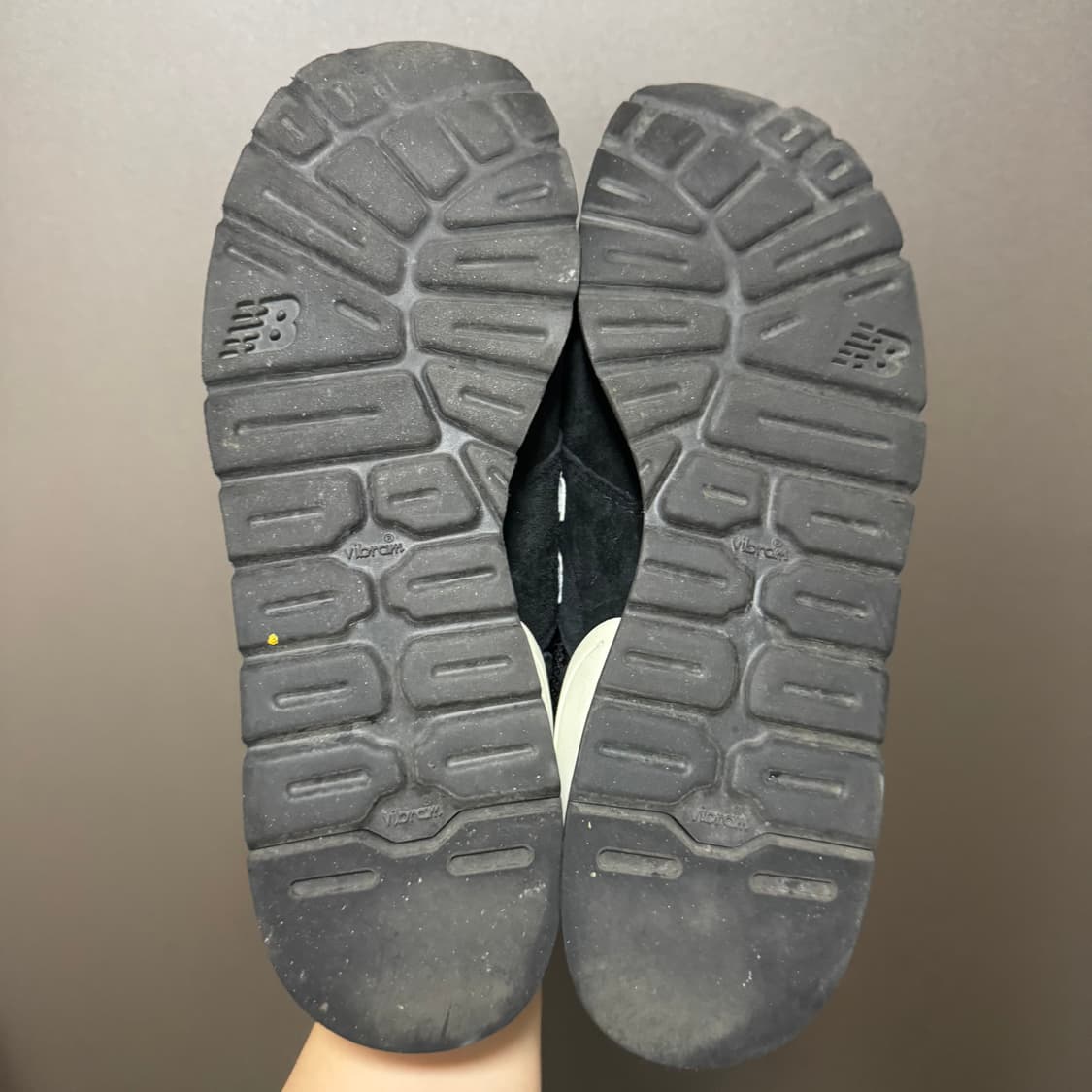 (290) 뉴발란스 990v1 블랙 상품이미지4