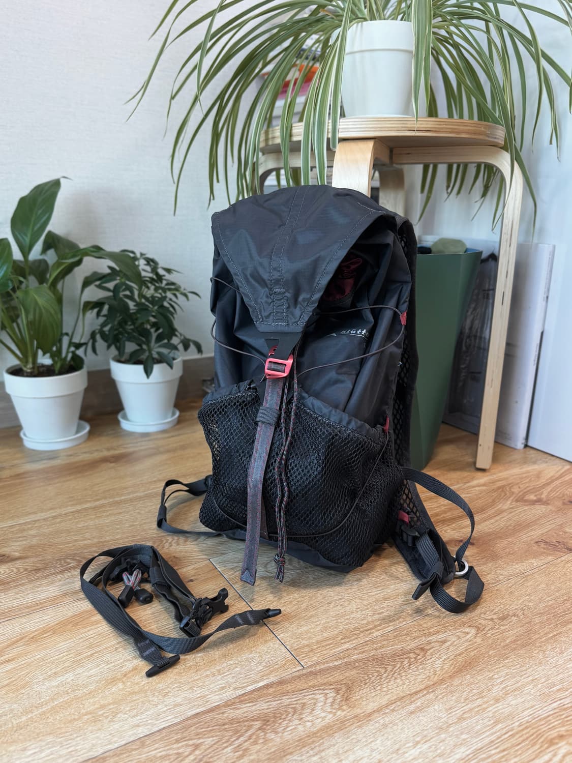 [유일매물] 클라터뮤젠 티잘브 2.0 10L 레이븐 블랙 백팩 상품이미지5