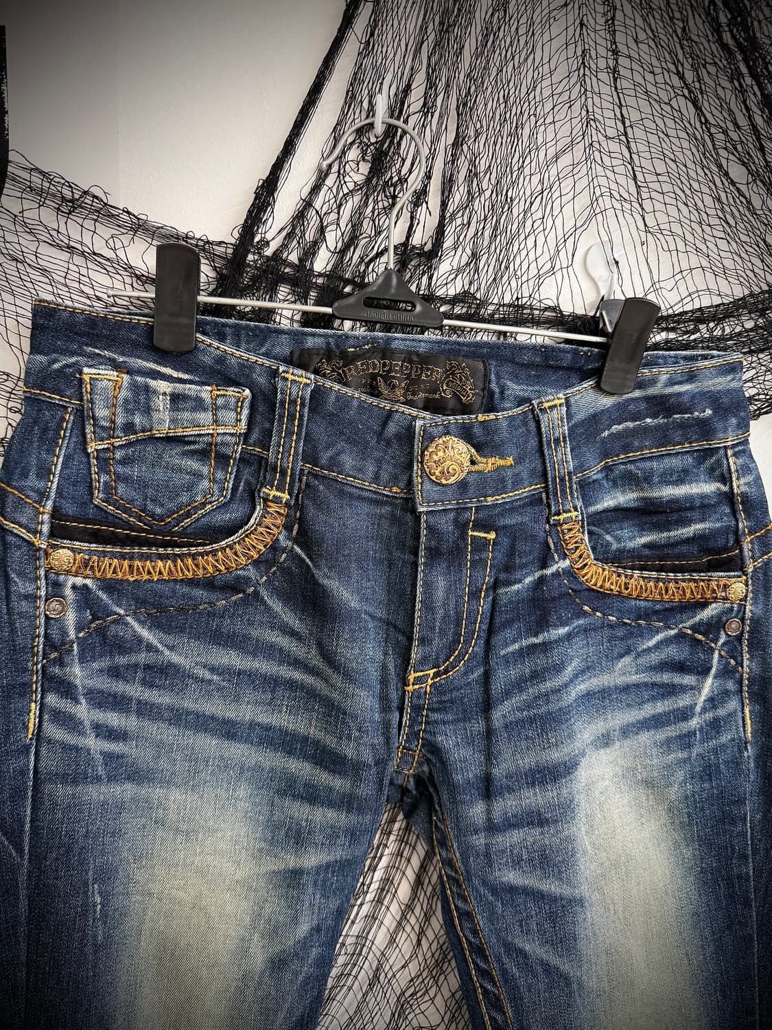 Red pepper detailed jeans 상품이미지4