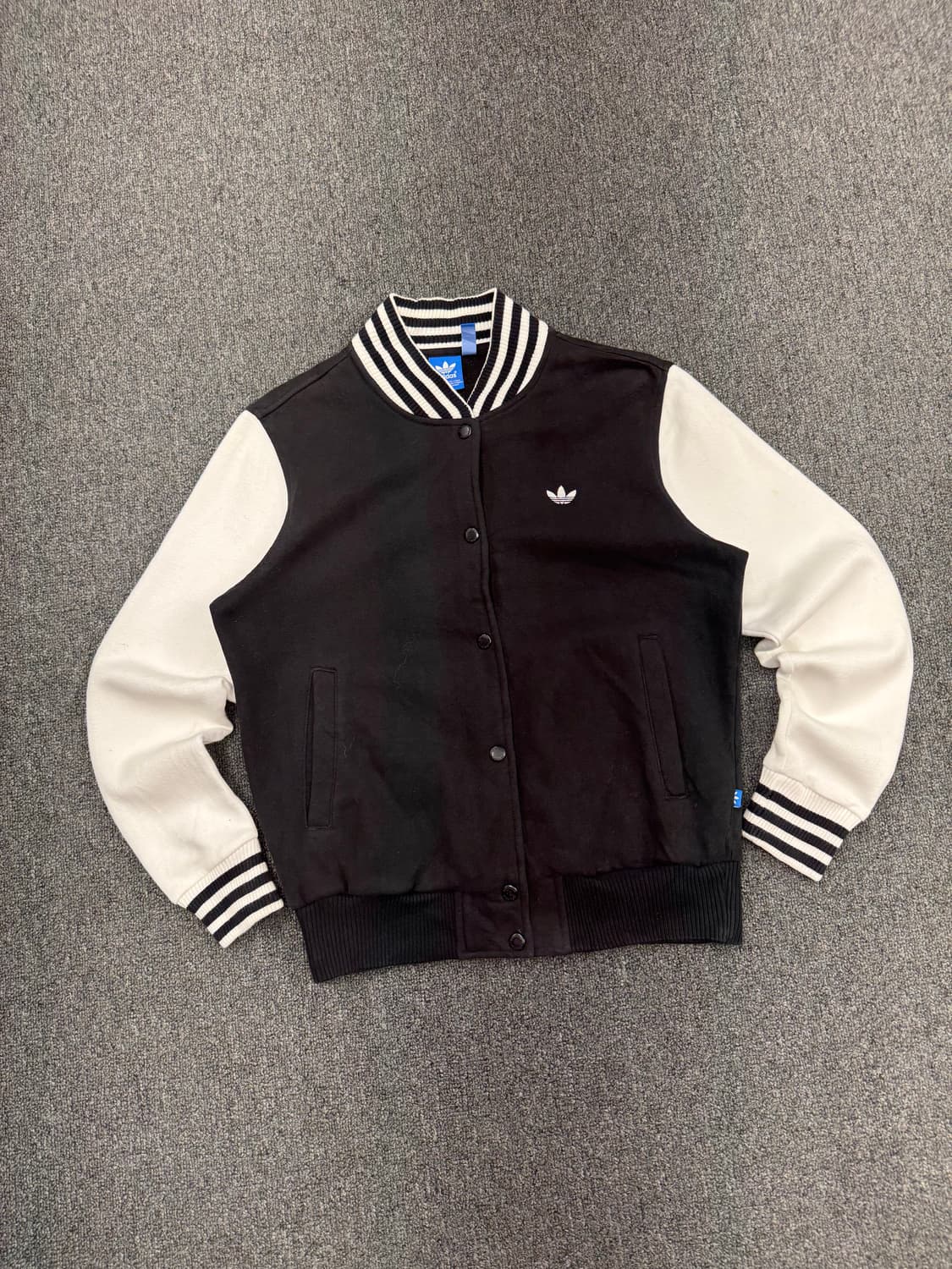 L)아디다스 빈티지  블랙 화이트 코튼 바시티 자켓 상품이미지1