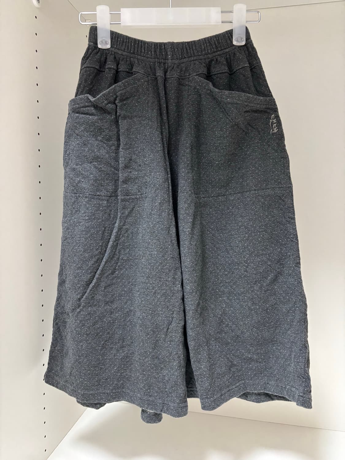 tensedance 탠스댄스 파히섬 차콜 코지 도트 포켓 팬츠 반바지 상품이미지1