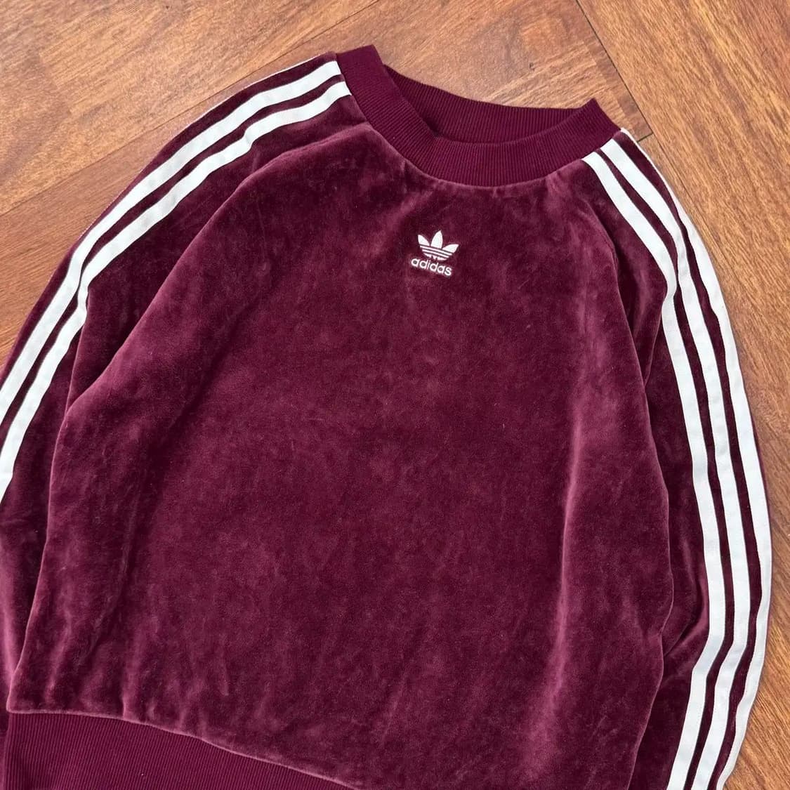 여성용 XS 아디다스 버건디 트레포일 크루 맨투맨 티셔츠  상품이미지2