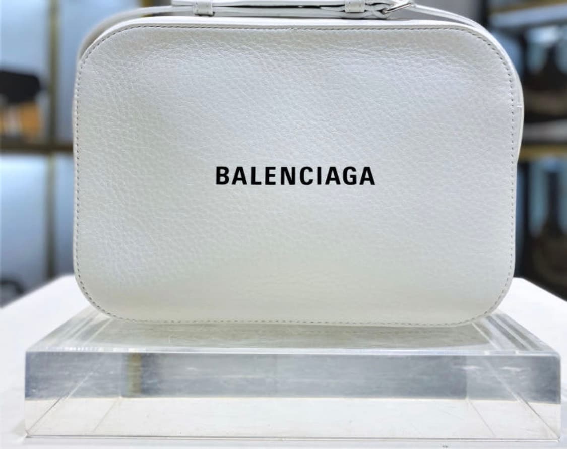 발렌시아가 로고 카메라백 상품이미지1