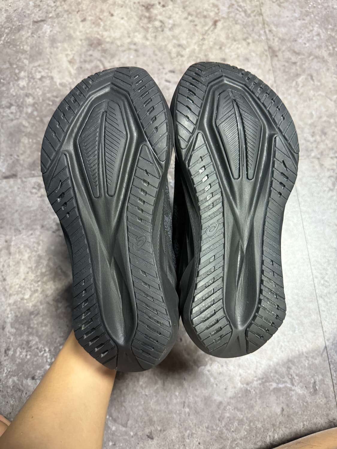 아식스 노바블라스트5 와이드 250 새상품 상품이미지4