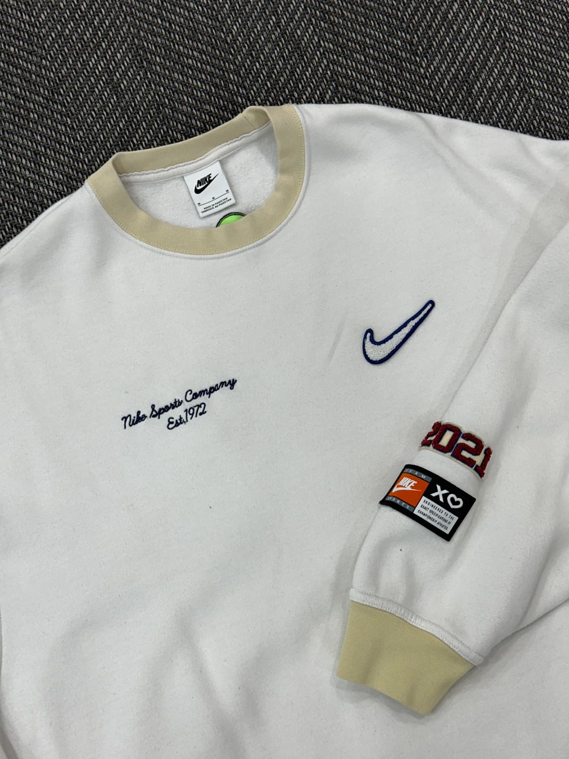 나이키 스우시 맨투맨  상품이미지2