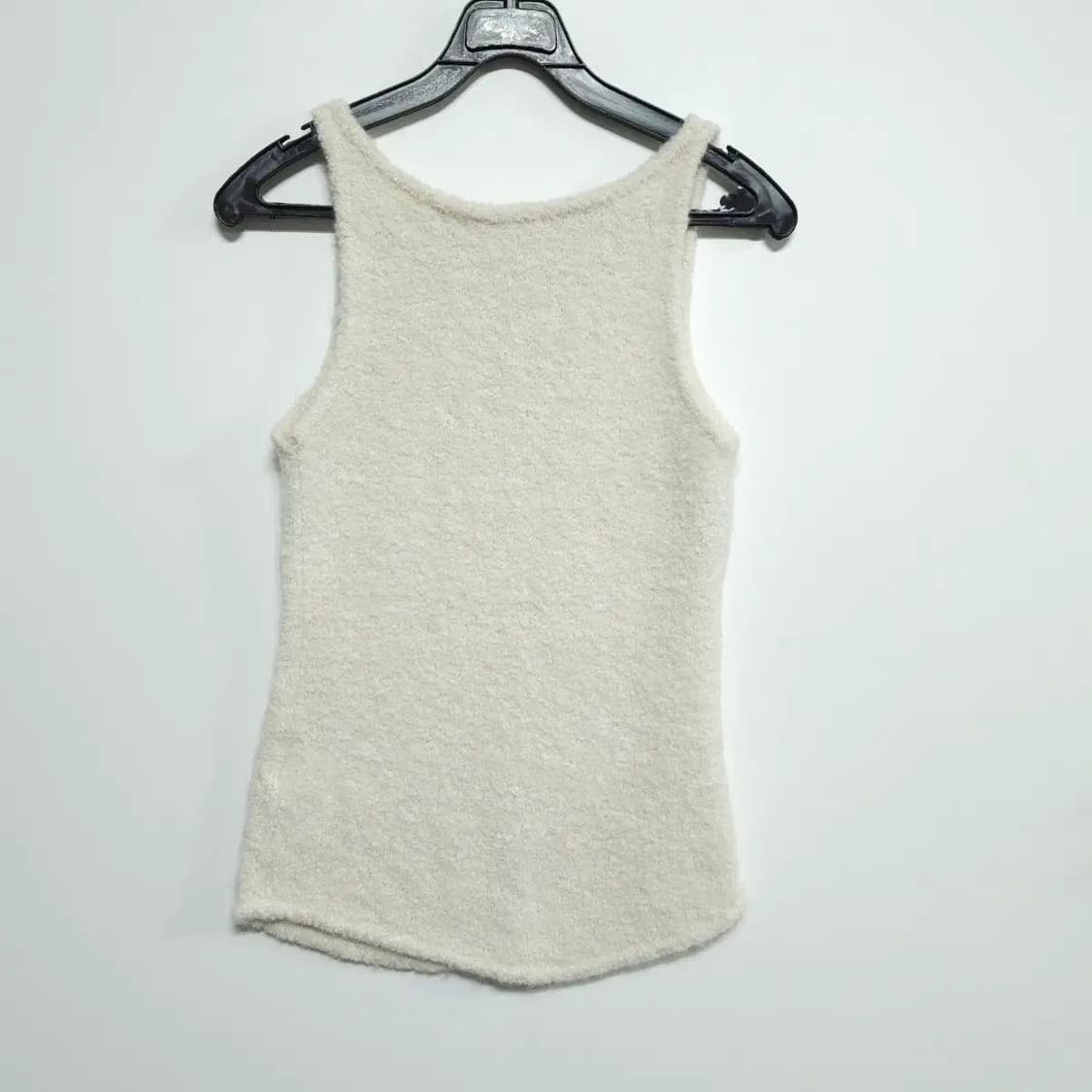 로우클래식 LOW CLASSIC 슬리브리스 니트 탑공홈가 약 20만 원 상품이미지5