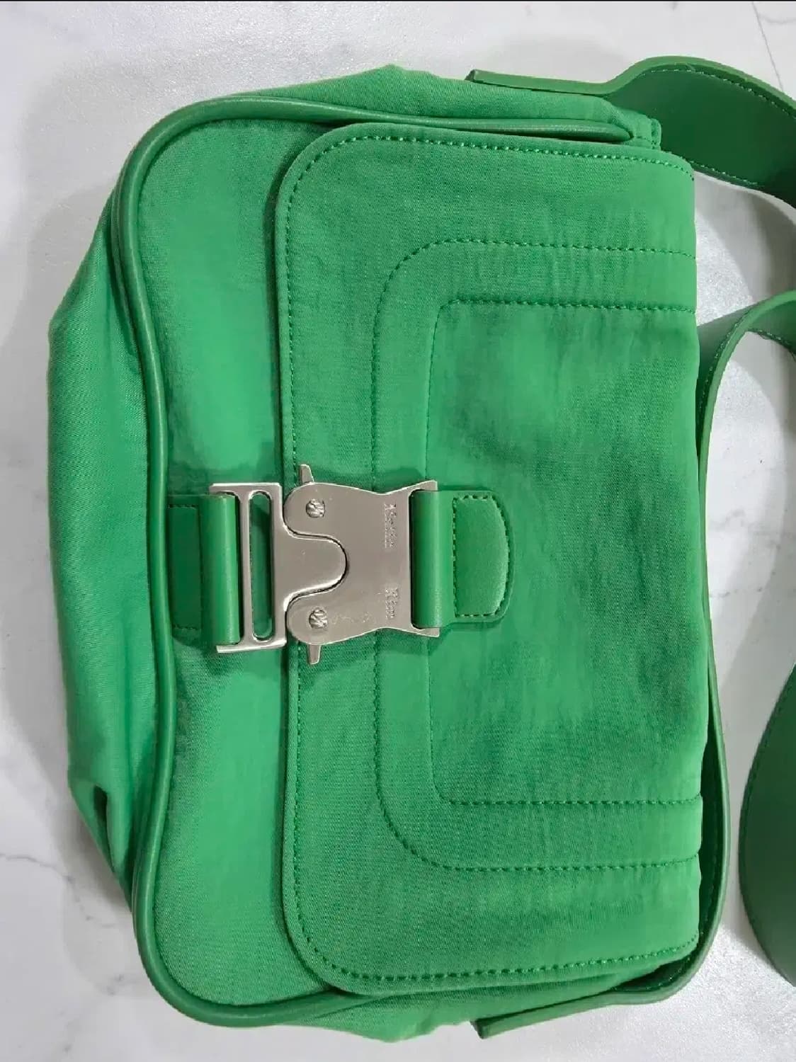마뗑킴 크리스프 미니 버클백 그린 상품이미지3