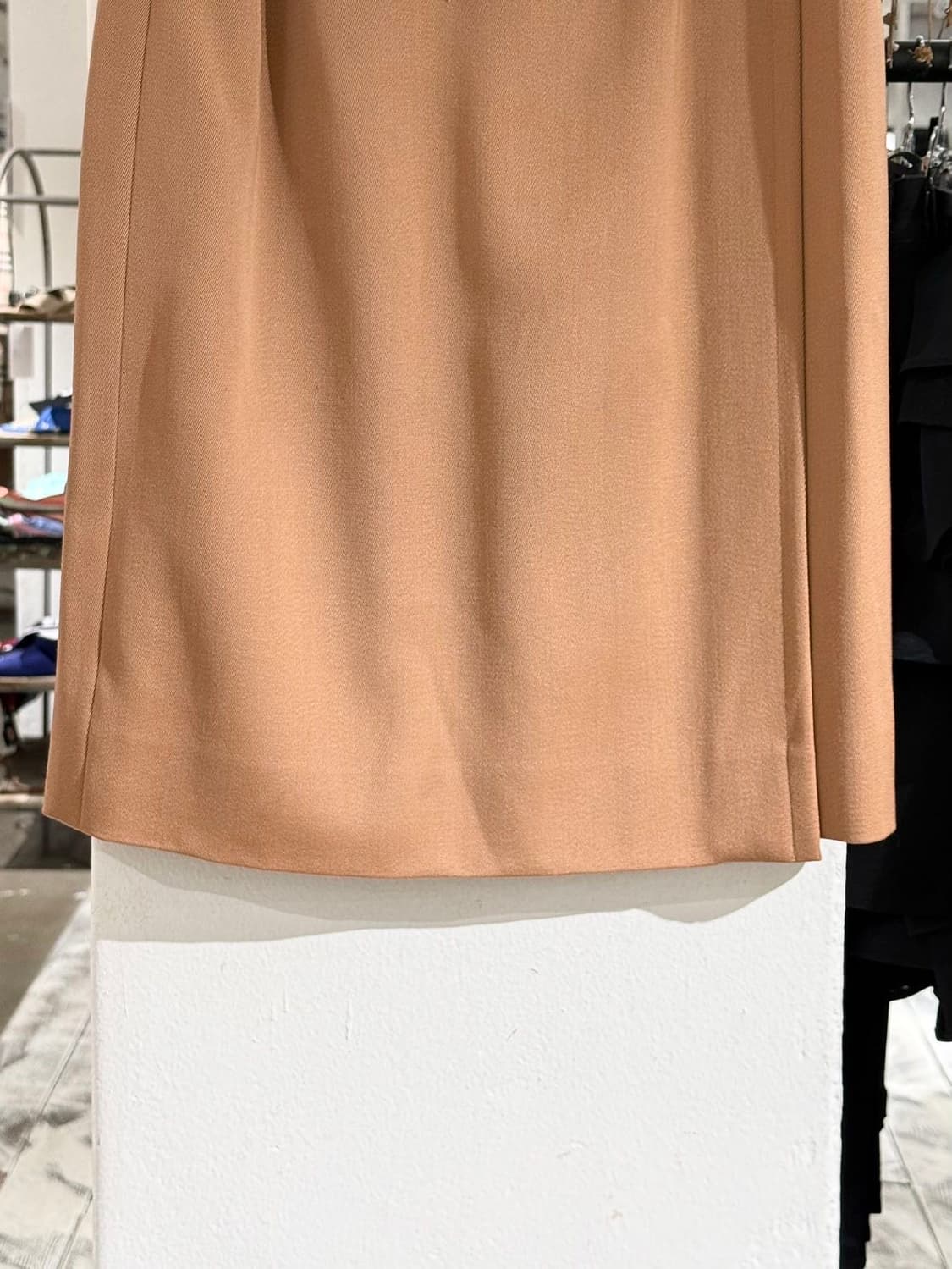 셀린느 90s 베이지 레인울 금장 버튼 미디스커트 상품이미지3