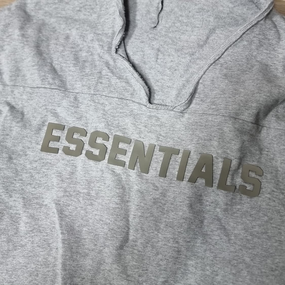 에센셜 ESSENTIALS 그레이 반팔 티셔츠(free) 상품이미지2