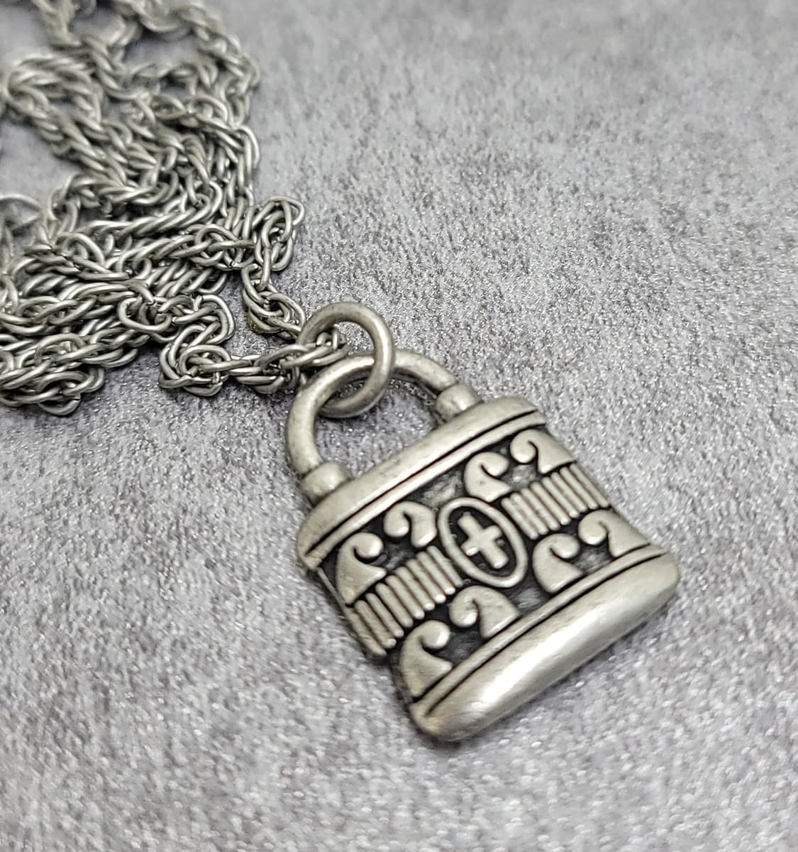 cross lock necklace 상품이미지1