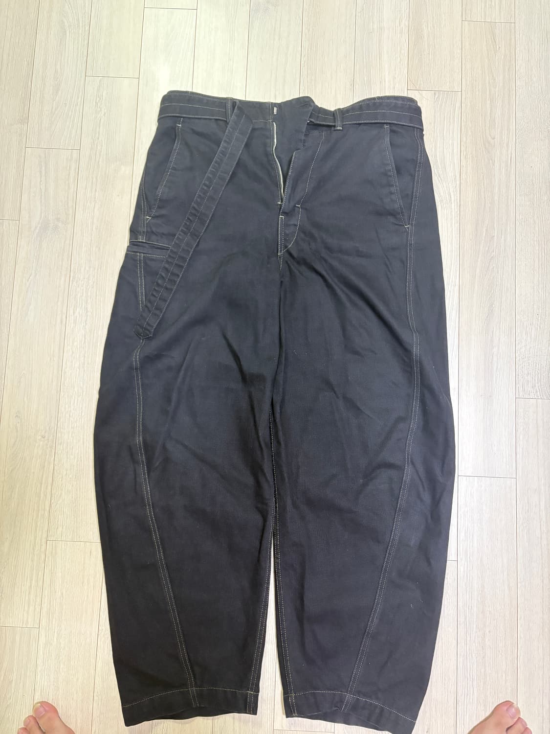 르메르 트위스티드 벨티드 팬츠 상품이미지1