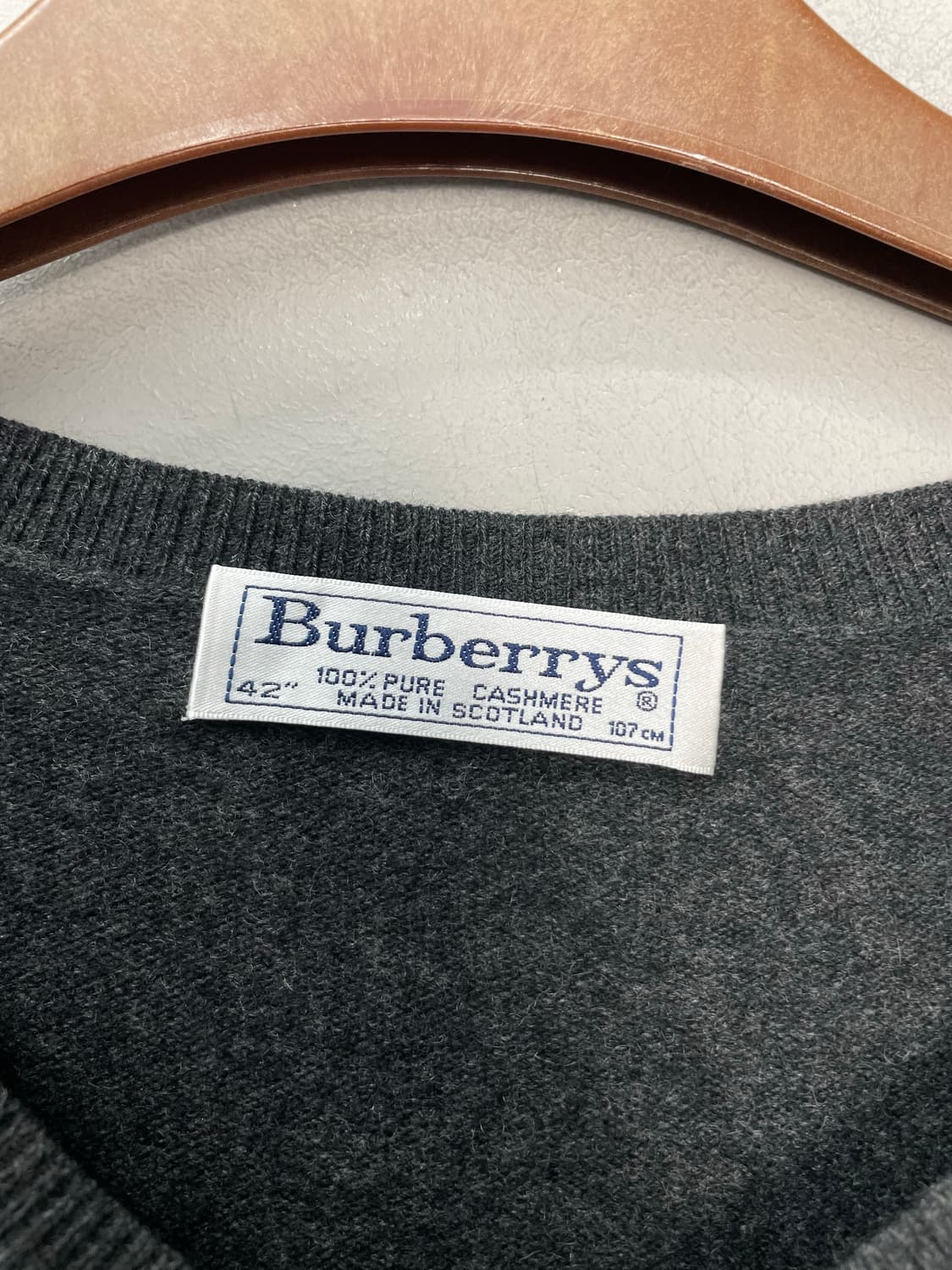 버버리 브이넥 니트 H1452 상품이미지5