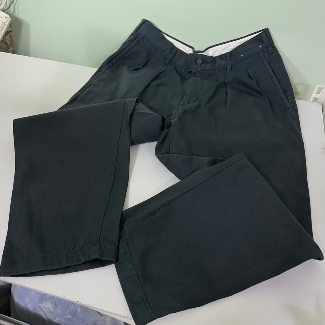 XL 유니클로U 하이웨스트 투턱 먹색 테이퍼드루즈핏 9부 치노팬츠 상품이미지4