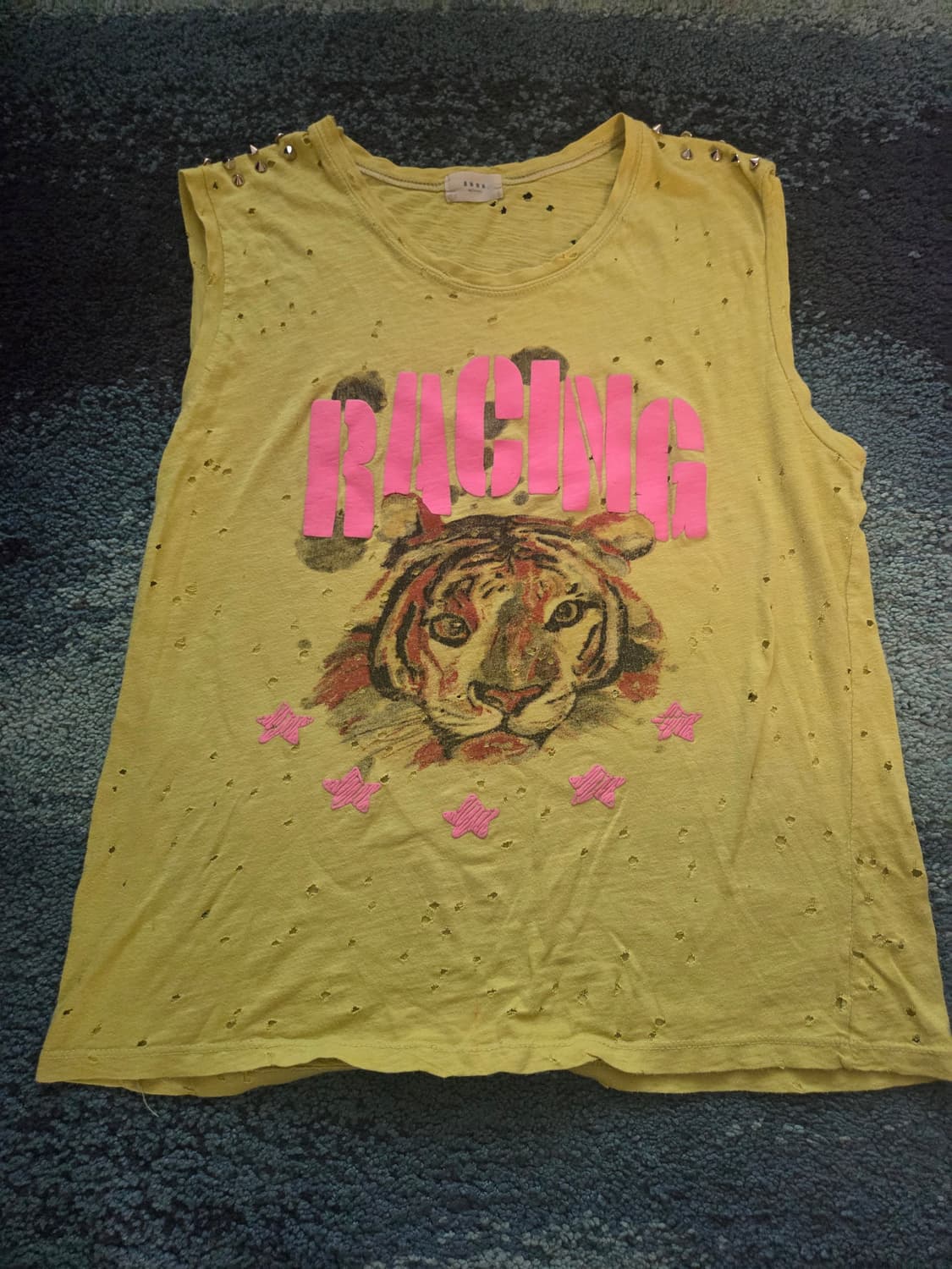 택포)빈티지 디스트로이드 구멍송송치즈무드 y2k힙티지  어깨 못 나시 상품이미지1