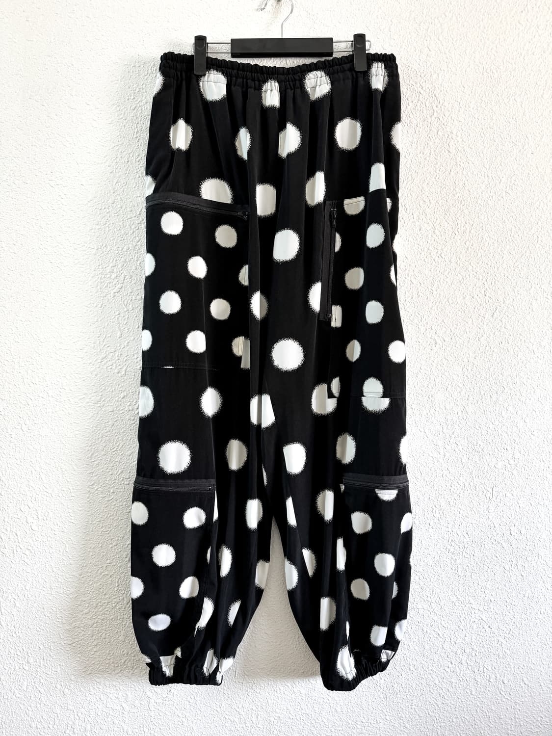 폴카도트 지퍼 팬츠 (유니섹스) 24SS 상품이미지1
