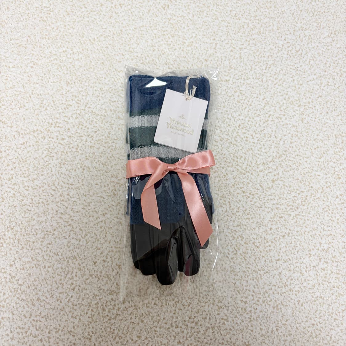 비비안웨스트우드 배색 니트 커프스 양가죽 장갑 상품이미지8