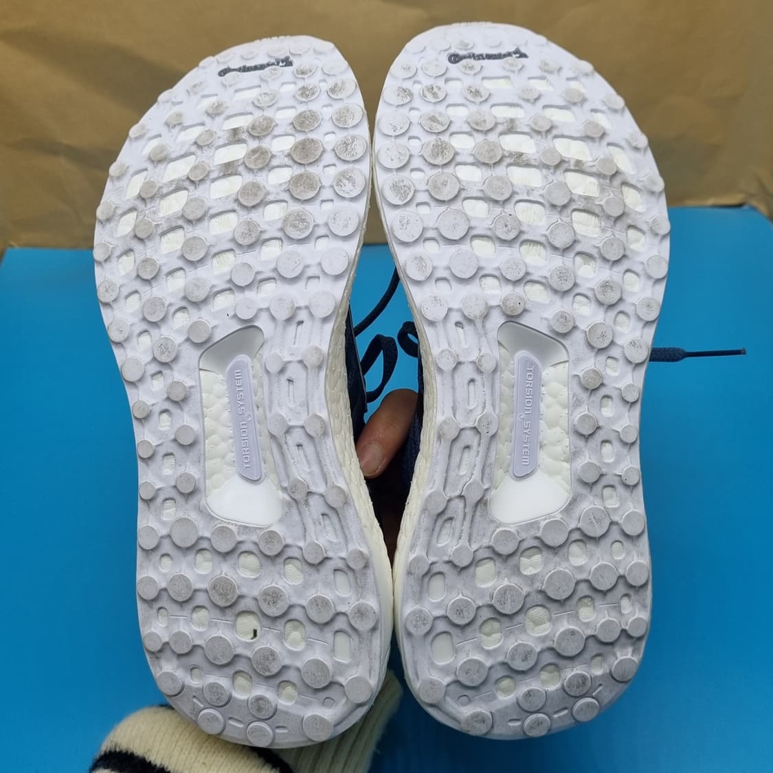 아디다스 울트라부스트 팔리 런닝화245  상품이미지3